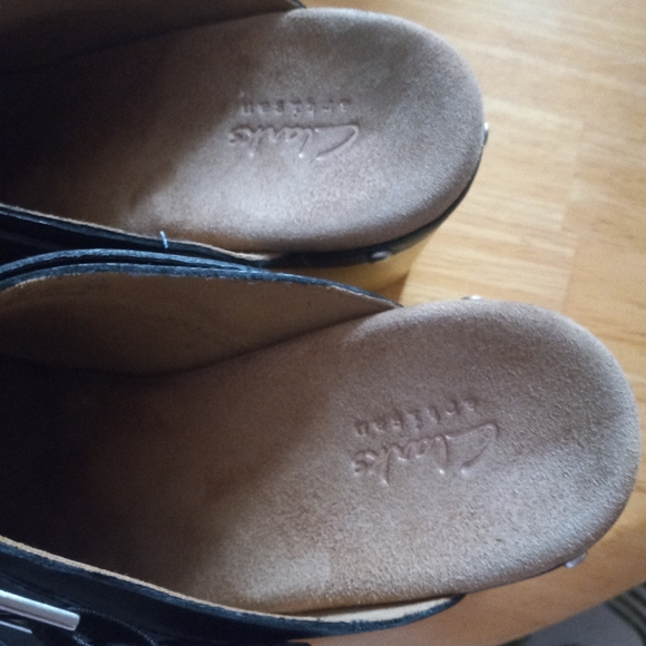 Clarks clogs size 8 U.S. - Picture 5 of 5